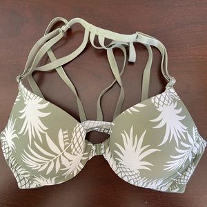 Victoria’s Secret push-up front clip bra⭐️